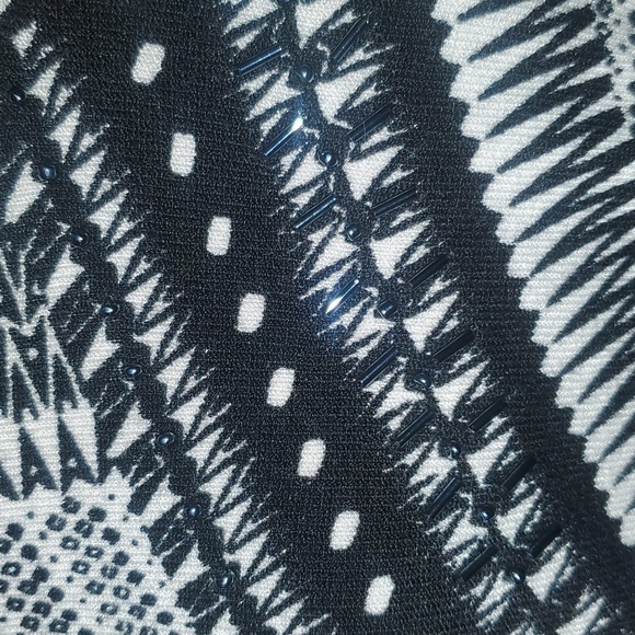 la madona black and white sweater - Picture 2 of 6